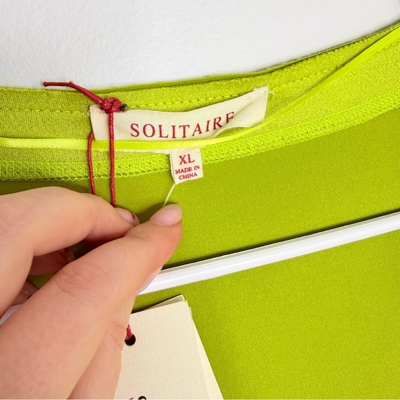 Solitaire Vibrant Green Women's Cape - Picture 4 of 4